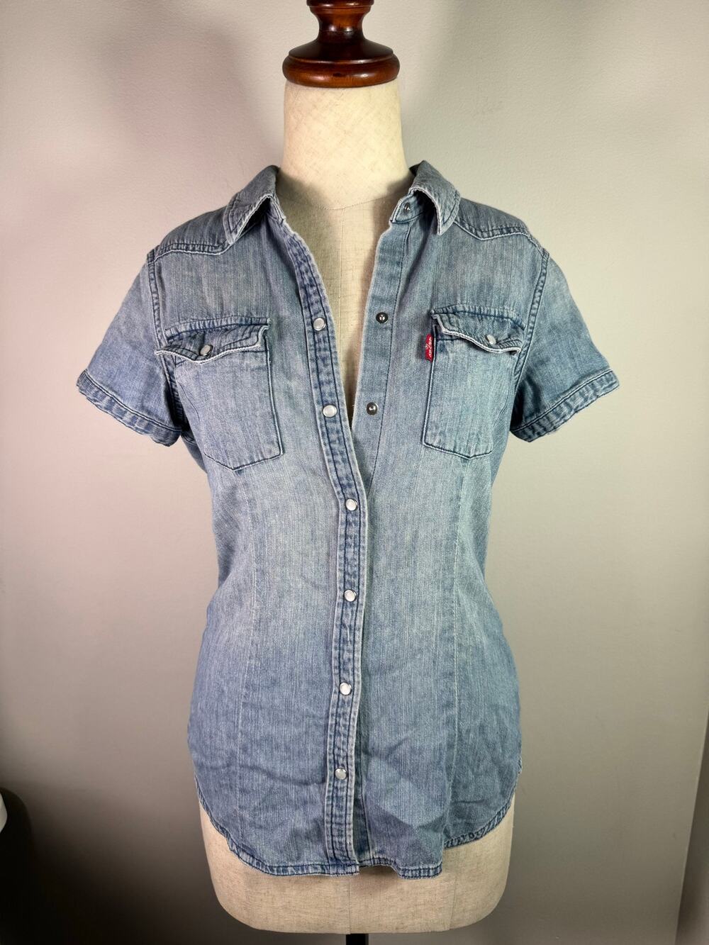 Vintage Y2K Levi's Button Up Denim Shirt Size XS